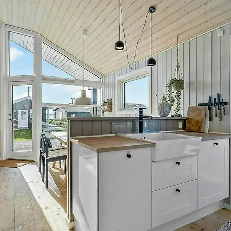 Hébergement de vacances Newer House With Loft 25 M From *
