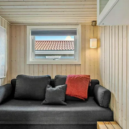 Newer House With Loft 25 M From Hébergement de vacances