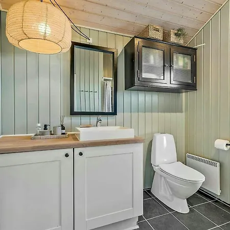 Hébergement de vacances Newer House With Loft 25 M From